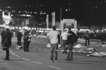На набережной в Ницце, где люди собрались посмотреть праздничный фейерверк в честь Дня взятия Бастилии, в толпу врезался грузовик, водитель которого потом открыл стрельбу. В результате погибли более 80 человек, среди которых есть одна россиянка. Власти Франции назвали произошедшее терактом