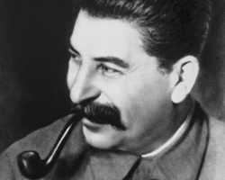 Вести себя так, будто Сталин есть, когда Сталина давно нет, – это так сладко (фото: РИА Новости)