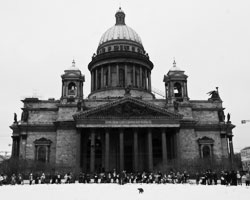 Изменится ли что-то от того, что Исаакиевский собор станет принадлежать РПЦ? (фото: Алексей Даничев/РИА Новости)