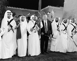 КСИР связывает данное трагическое событие со встречей  Дональда Трампа и саудитов в Эр-Рияде(фото: Shealah  Craighead/Zuma/Global Look Press)