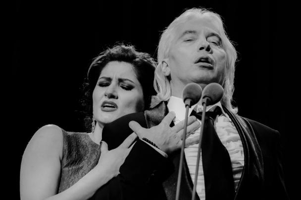 Дмитрий Хворостовский и солистка Большого театра Динара Алиева на концерте из цикла «Хворостовский и друзья» в БКЗ «Октябрьский» в Санкт-Петербурге