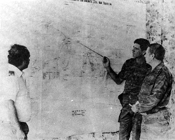 Советские советники, планирующие военные операции в Анголе. Начало 1980-х годов (фото: Public domain)