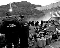 Авария на Саяно-Шушенской ГЭС – не первая в России (да и в СССР) техногенная катастрофа и не последняя в ряду очень болезненных происшествий (фото: ИТАР-ТАСС)