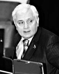 Председатель комитета Совета Федерации по правовым и судебным вопросам Анатолий Григорьевич Лысков (фото: РИА Новости)