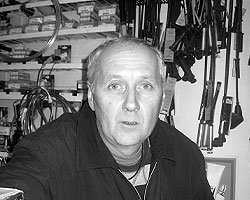 Александр Одинцов, владелец точки по продаже запчастей для иномарок (Фото: Денис Нижегородцев)