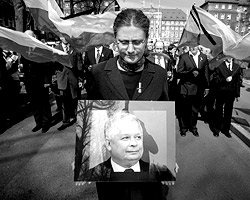 В истории Польши и России появилась еще одна печальная дата (фото: Reuters)