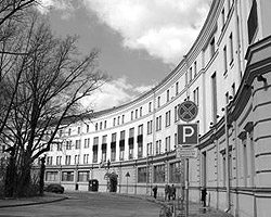Мальчика незаконно удерживали в консульстве Финляндии в Петербурге (фото: karpovka.net)