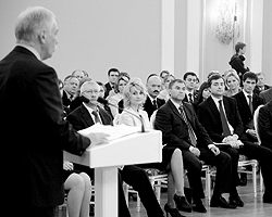 Глава высшего совета «Единой России» Борис Грызлов заявил, что партия не только остановила прогнозируемое сжатие экономики, но и обеспечила ее быстрое и эффективное развитие (фото ИТАР-ТАСС)
