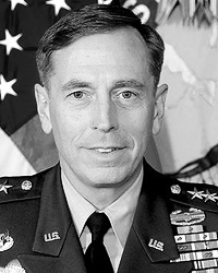 Дэвид Петреус стал новым командующим войсками в Афганистане (фото: wikipedia.org)
