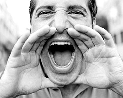 Свобода что-либо крикнуть или сделать, не спрашивая разрешения, доставляет радость сама по себе (фото: Getty Images/Fotobank.ru)