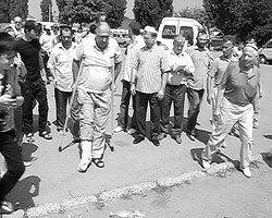 Ночью с 25-го на 26 июля в Туапсинском районе в оздоровительном лагере «Дон» подрались подростки-чеченцы и русские (фото: ИТАР-ТАСС) Ночью с 25-го на 26 июля в Туапсинском районе в оздоровительном лагере «Дон» подрались подростки-чеченцы и русские (фото: ИТАР-ТАСС)