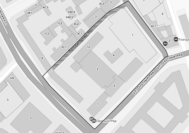 Мэрия оспаривает право депутатов свободно парковаться вокруг здания Госдумы, в первую очередь в Георгиевском переулке (спорная территория заштрихована; нажмите, чтобы увеличить)