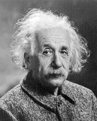 Сумасшедший русофил не скажет, что Ньютон, Гаусс, Эйнштейн были русскими, что у нас расшифровали структуру ДНК, изобрели телефон, автомобиль и Интернет (Фото: wikipedia.org)