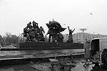 В центре Москвы по распоряжению нового мэра снесут более 650 торговых палаток. Начали с павильонов возле станции метро «Улица 1905 года». За один день облик площади претерпел существенные изменения В центре Москвы по распоряжению нового мэра снесут более 650 торговых палаток. Начали с павильонов возле станции метро «Улица 1905 года». За один день облик площади претерпел существенные изменения