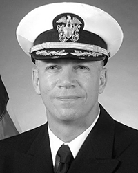 Капитан Оуэн Онорс  (Фото: navsource.org)