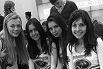 Девушки из фан-клуба Дмитрия Медведева Medvedev Girls показали главе государства фотографии со своих акций. Медведев разрешил им расцеловать его в щеки Девушки из фан-клуба Дмитрия Медведева Medvedev Girls показали главе государства фотографии со своих акций. Медведев разрешил им расцеловать его в щеки
