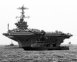 USS George Washington — американский атомный авианосец, шестой корабль типа «Нимиц» (фото: EPA/ИТАР-ТАСС)