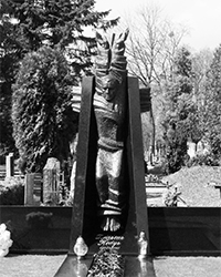 Памятник на могиле одного из главных героев этой трагедии, Драсюса Кядиса (фото: Vilensija)