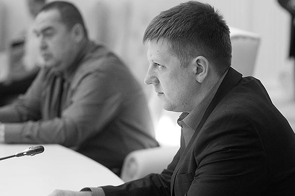 Премьер-министр ЛНР Игорь Плотницкий и председатель Верховного совета ЛНР Алексей Карякин (слева направо) – в процессе проходивших в Минске переговоров, по результатам которых между Украиной и непризнанными республиками было подписано соглашение о прекращении огня