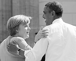 Президент США Барак Обама и канцлер Германии Ангела Меркель во время визита американского лидера в Берлин в июне прошлого года(фото: Reuters)