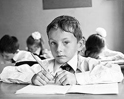Обучение письму от руки в начальной школе отменяется за ненадобностью (фото: Наталья Батраева/ТАСС)