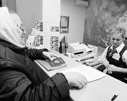 Продолжать работать или нет – личный выбор пенсионера, государство не имеет права вмешиваться в этот вопрос (Фото: Игорь Зарембо/РИА 