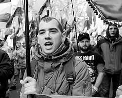 Национализм не сплачивает – он только разделяет (фото: Sergei Chuzavkov/AP Photo/ТАСС)