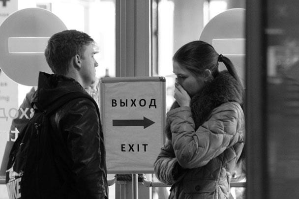 Родственники пассажиров собрались в Пулково. В аэропорту создан оперативный штаб. С близкими погибших работают медики и психологи