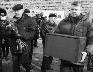 Российские консулы Дмитрий Казеннов (слева) и Сергей Сургаев невольно помогли Эстонии показать свою крутизну западным союзникам