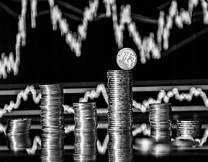 Рубль подешевел на открытии биржевых торгов