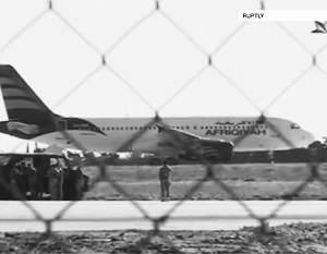 СМИ: захватчики ливийского самолета требуют осовбодить сына Каддафи