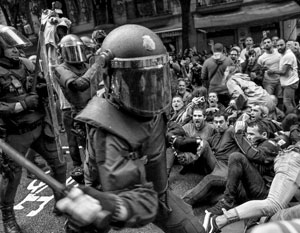 Жестокость испанских полицейских возмутила многих в Европе