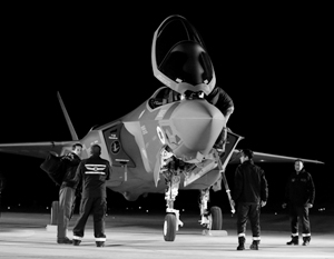 Вопреки надеждам США, истребитель пятого поколения F-35 так и не стал «невидимкой», да и летать на больших высотах пока не научился
