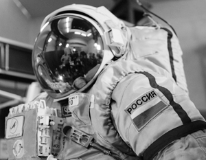 США потребовали заменить российские скафандры американскими