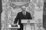 Переизбранный президент Белоруссии Александр Лукашенко в пятый раз принес присягу на верность народу своей страны и официально вступил в должность главы государства. Лукашенко, возглавляющий республику с 1994 года, является первым и пока единственным президентом Белоруссии