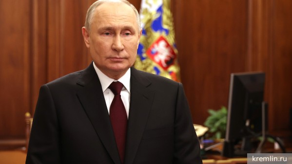 Путин призвал спецслужбы жестко пресекать попытки Запада дестабилизировать ситуацию в России