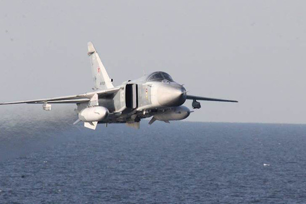 Российский самолет совершил облет эсминца с соблюдением всех мер безопасности, уверяют в Москве