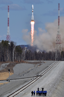 К переносу первого запуска с Восточного, который первоначально должен был состояться в среду, привели неполадки с кабелем, сообщили в Роскосмосе