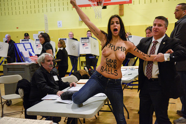 Участницы группы Femen устроили традиционную «акцию протеста» на избирательном участке, где должен был проголосовать Трамп. К Хиллари Клинтон хулиганки относятся более чем лояльно – в 2010 году Femen провели в Киеве акцию «Хиллари, помоги!», где обращались к тогдашнему госсекретарю с просьбой «защитить от Януковича» и «помочь с обеспечением прав женщин на Украине»