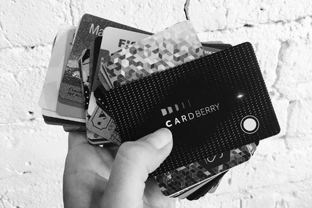 Cardberry избавляет от необходимости носить с собой коллекцию карт
