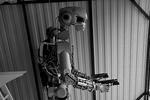 Новейшего робота на платформе F.E.D.O.R., который умеет стрелять с двух рук, показали в России. В данный момент разработчики учат андроида принимать решения и отрабатывают его мелкую моторику&#160;(фото: twitter.com/Rogozin)