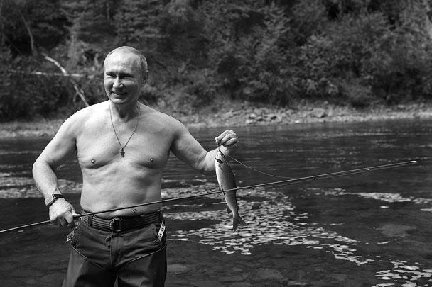 Мелкие реки с сильным течением очень хороши для ловли жереха, чем и воспользовался Владимир Путин