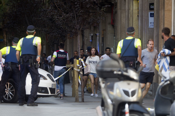 По данным испанских властей, теракты в Барселоне, Камбрильсе и Альканаре связаны между собой