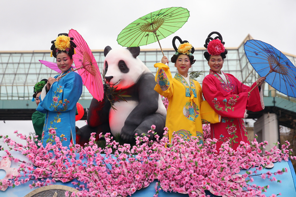 Китайская делегация использовала в оформлении своей платформы образ панды и явно не прогадала
