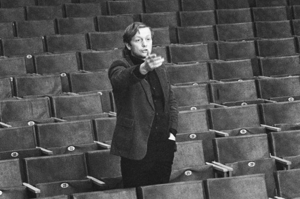 Главный режиссер агиттеатра Михаил Задорнов на репетиции спектакля. 1 февраля 1980 года