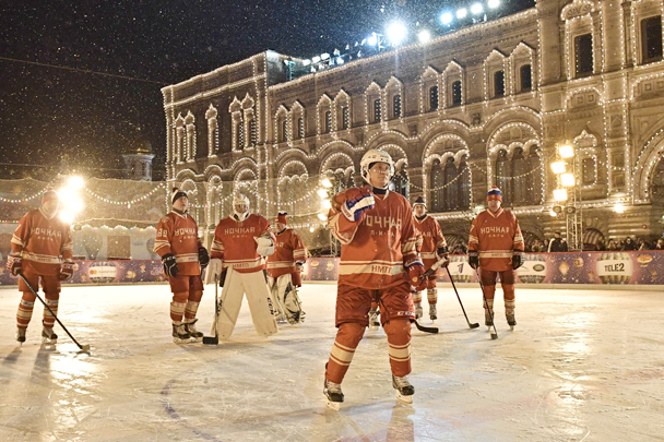 Матч прошел на катке на Красной площади