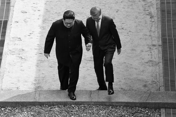 Ким Чен Ын стал первым лидером КНДР, ступившим на южнокорейскую территорию