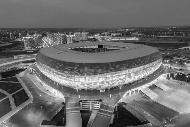 В Саранске к чемпионату построили стадион «Мордовия Арена» на 45 тысяч мест. По окончании турнира временные трибуны будут демонтированы и вместимость уменьшится до 30 тысяч зрителей, а стадион станет домашней ареной для клуба «Мордовия»