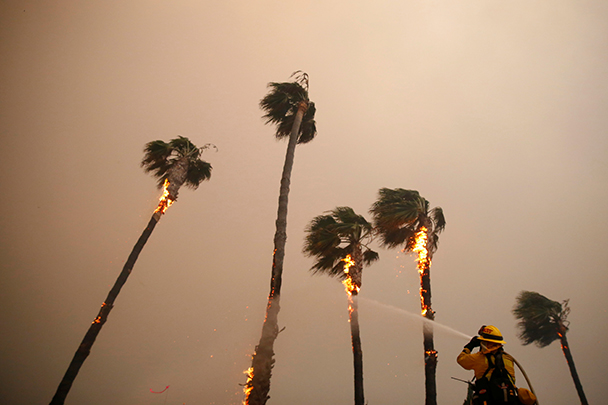 Президент США Дональд Трамп назвал разрушения от лесных пожаров в Калифорнии «катастрофическими»