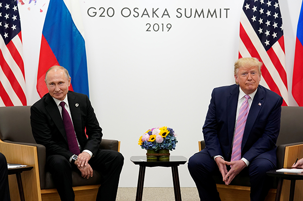 По итогам встречи Путин и Трамп заявили, что улучшение отношений России и США в интересах обеих стран и всего мира